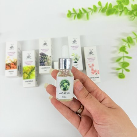 زيت عطري للمبخرة