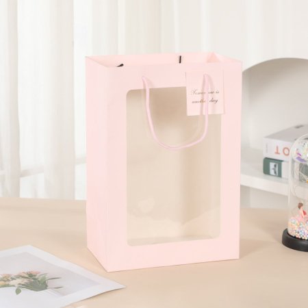 كيس هدايا كرتون وجه شفاف حجم وسط 30*20*16 سم