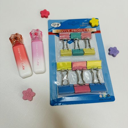 ملاق معدن للورق حجمين مختلفين