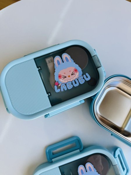 لش بوكس لابوبو ستانلس من الداخل