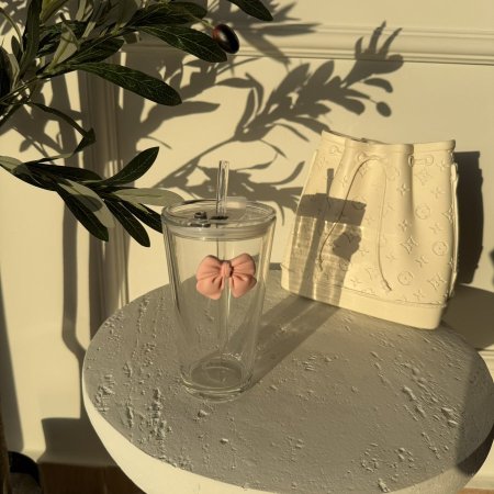 مج شفاف فيونكة مع شلمون