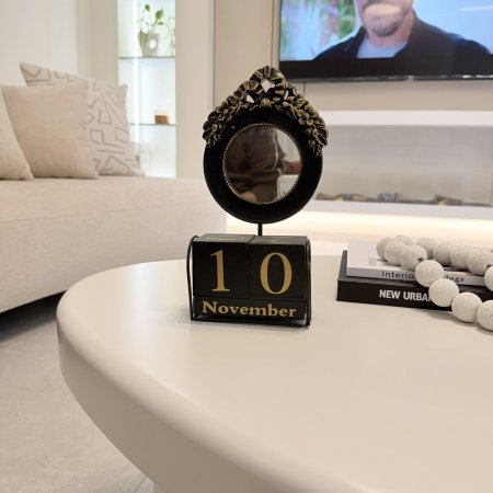 كالندر خشي مع مراية لون اسود