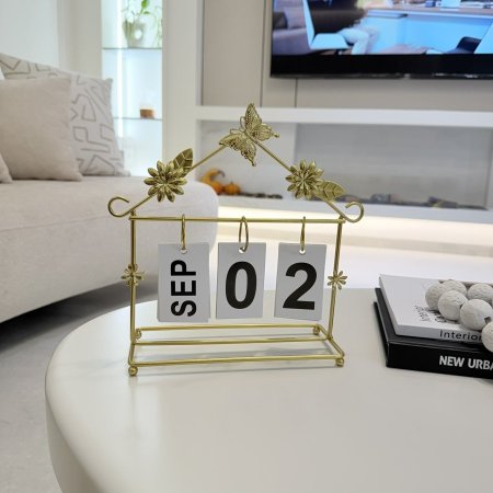 كالندر معدني  لون ذهبي