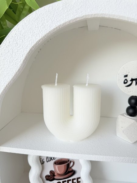 شمع ديكور لون ابيض