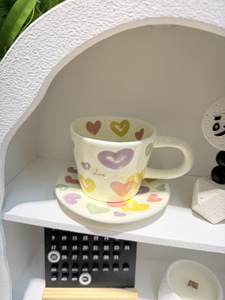 مج هاند ميد قلوب ملونة