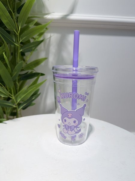 مج بلاستك شفاف مع شلمون كرومي