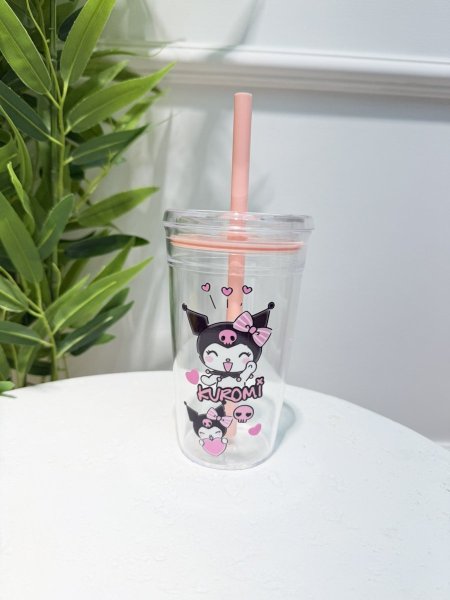 مج بلاستك شفاف مع شلمون